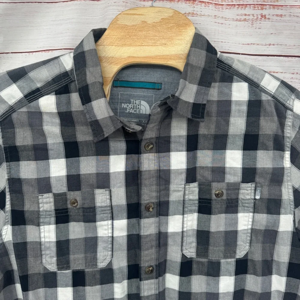 The North‎ Face Shirt Mens 2XL Long Sleeve Plaid Shirt Double Pocket Hiking